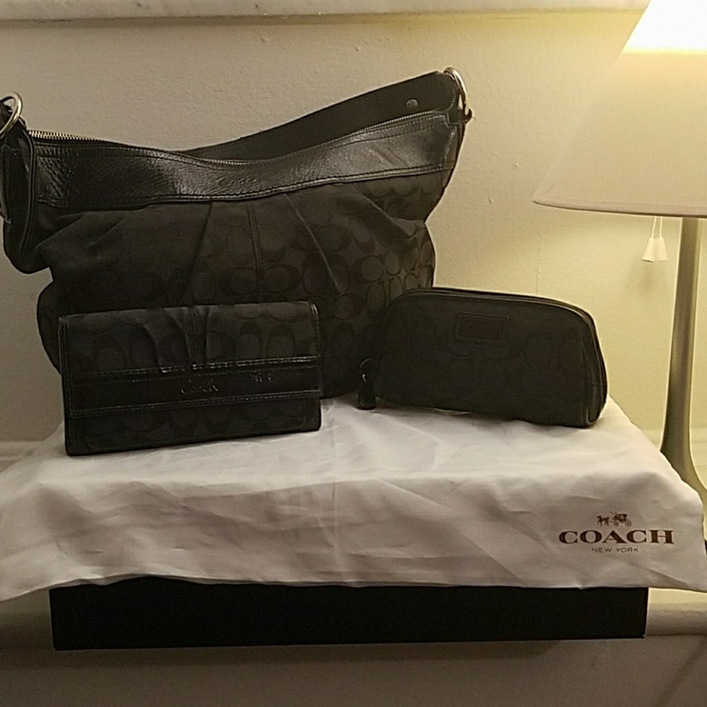 Black Coach 3 Piece Set (Purse,Wallet,Makeup Bag)